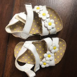 Infant White Daisy Flower Sandals
